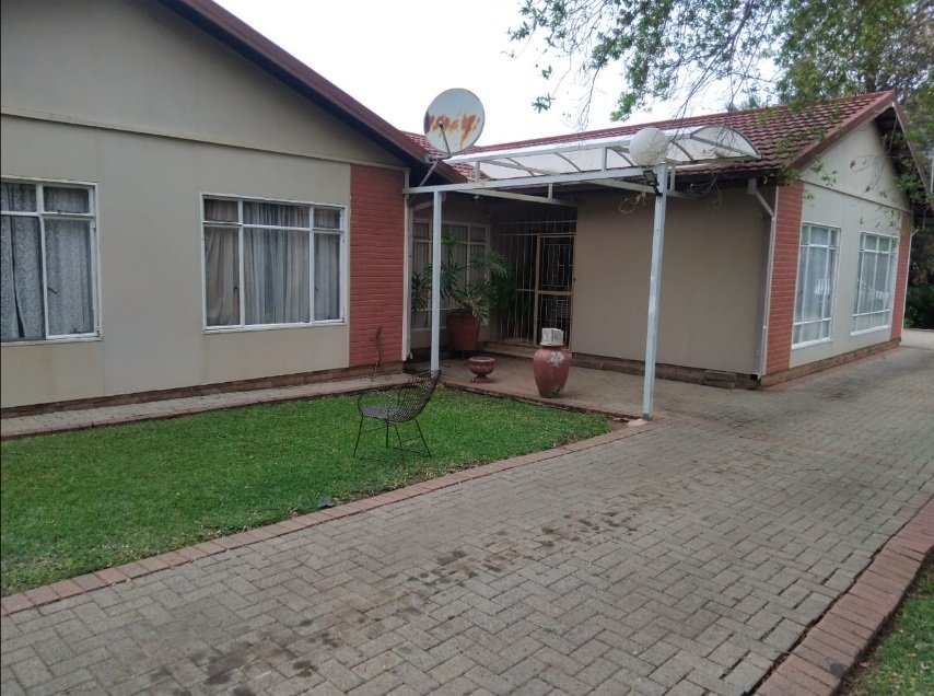 5 Bedroom Property for Sale in Flimieda North West